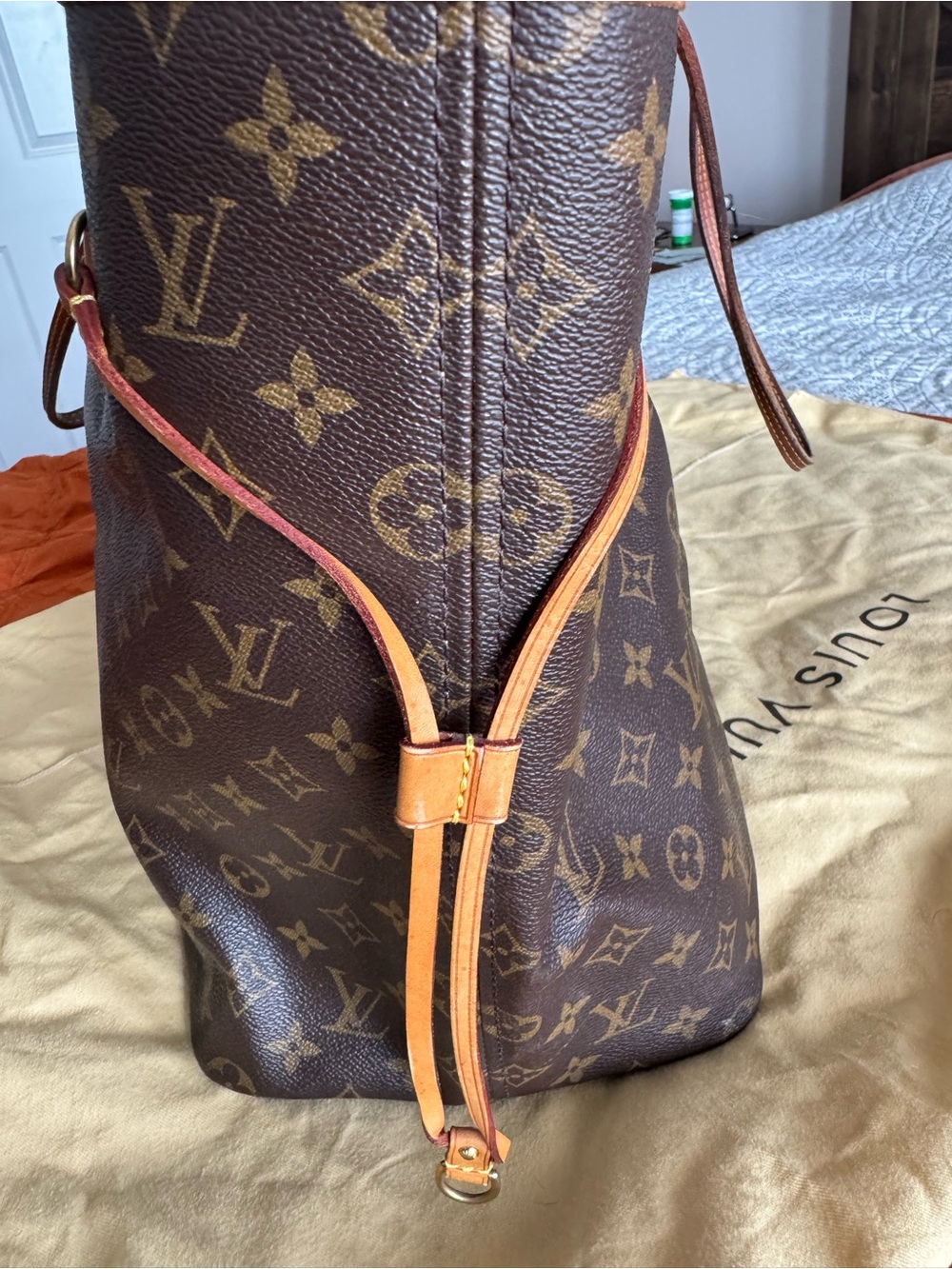 Louis Vuitton Monogram Neverfull Tote in Brown and Tan - Picture 10 of 16
